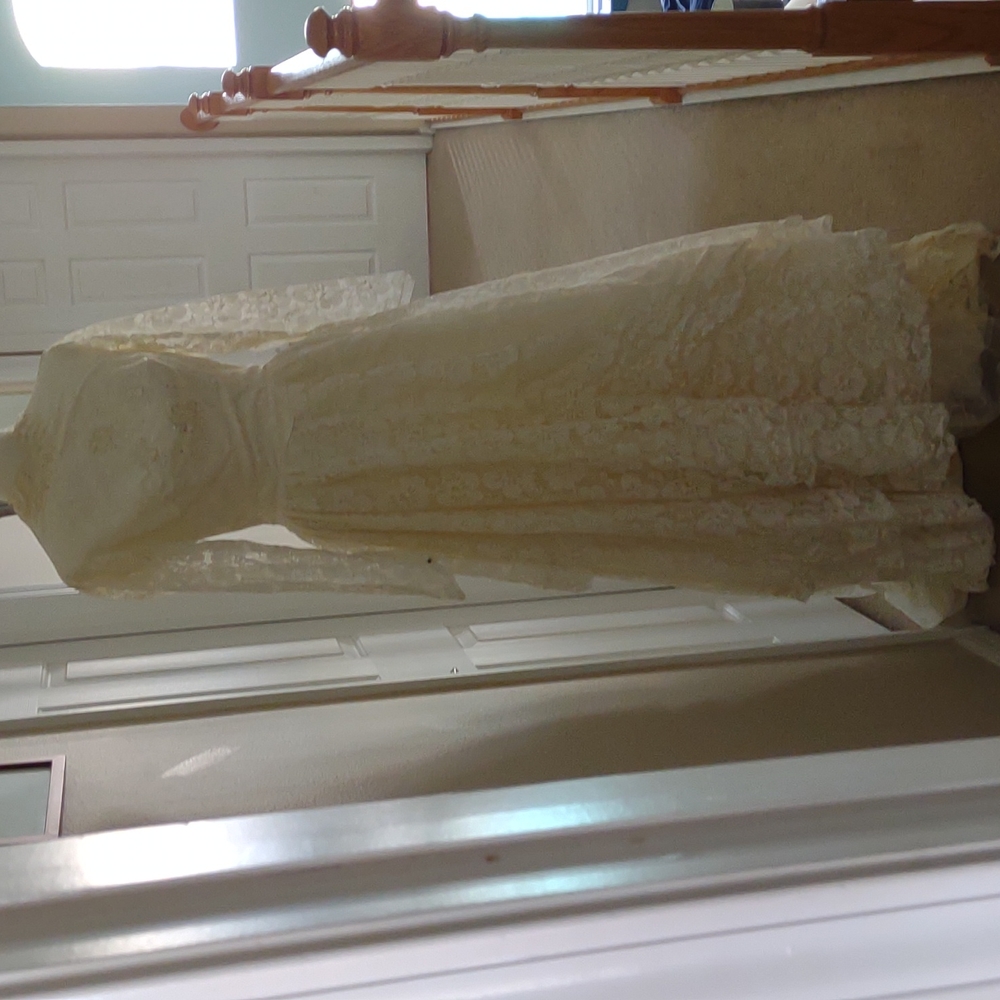 Vintage  cream off white wedding dress size 0/2